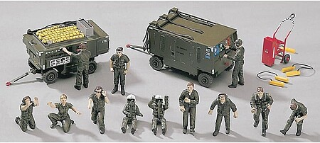 US Ground Crew A -- Plastic Model Military Figure -- 1/48 Scale -- #36004